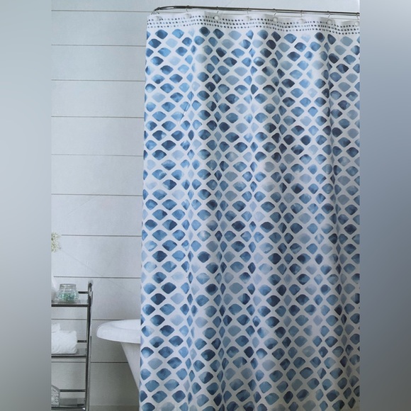 Shower curtain 💙 - Picture 1 of 4